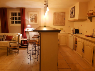 Cuisine avec bar à l'américaine