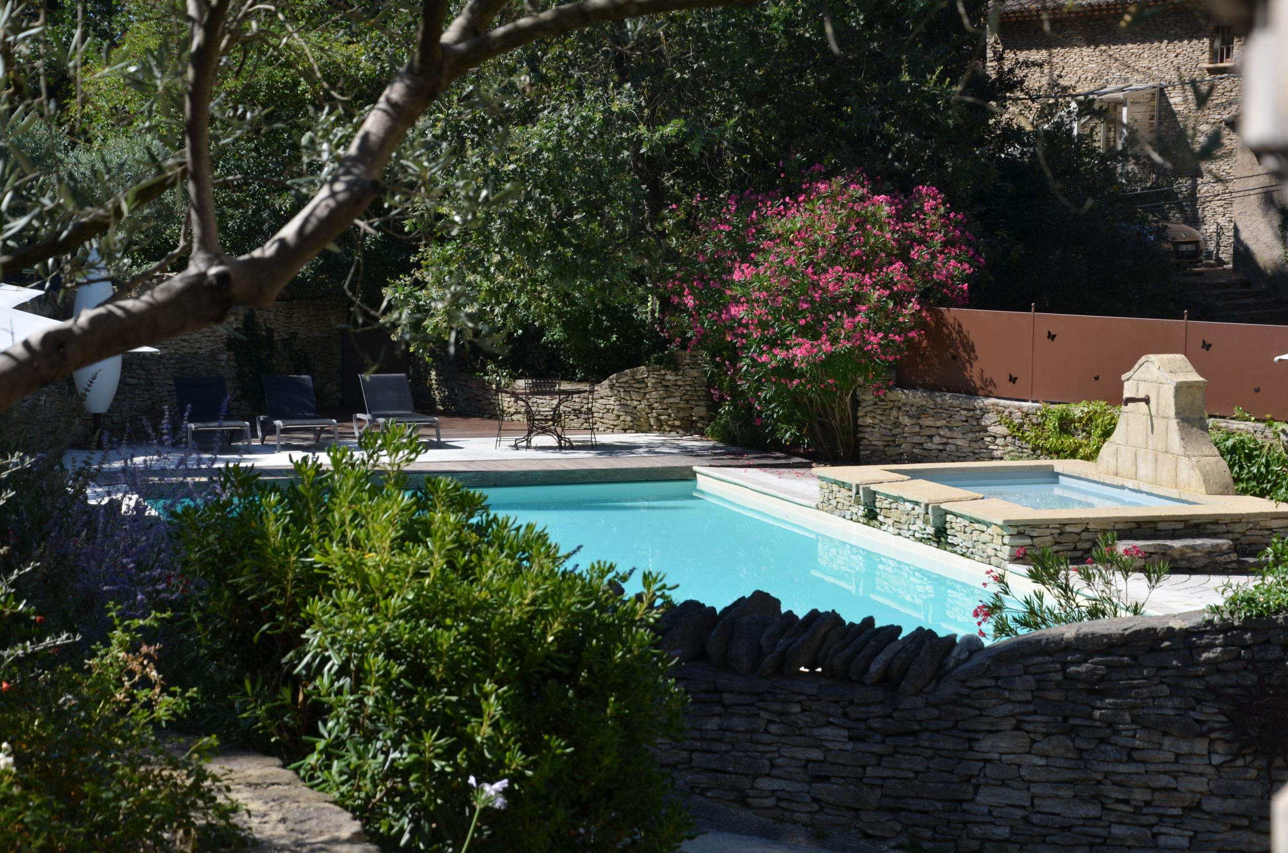 Vue Piscine Le Jas Des Parpaillous